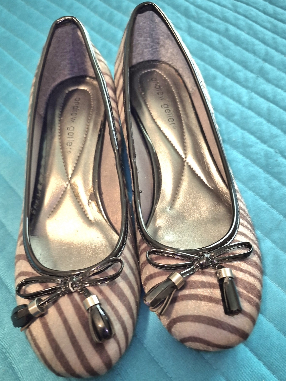 Andrew Geller Grey and Black Striped Bow-Accent Ballet Flats